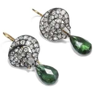622569-hofer-antikschmuck-Fabelhafte-Ohrringe-mit-Turmalinen-und-antiken-Diamantelementen-aus-unserer-Werkstatt-Es-gruent-so-gruen-_2