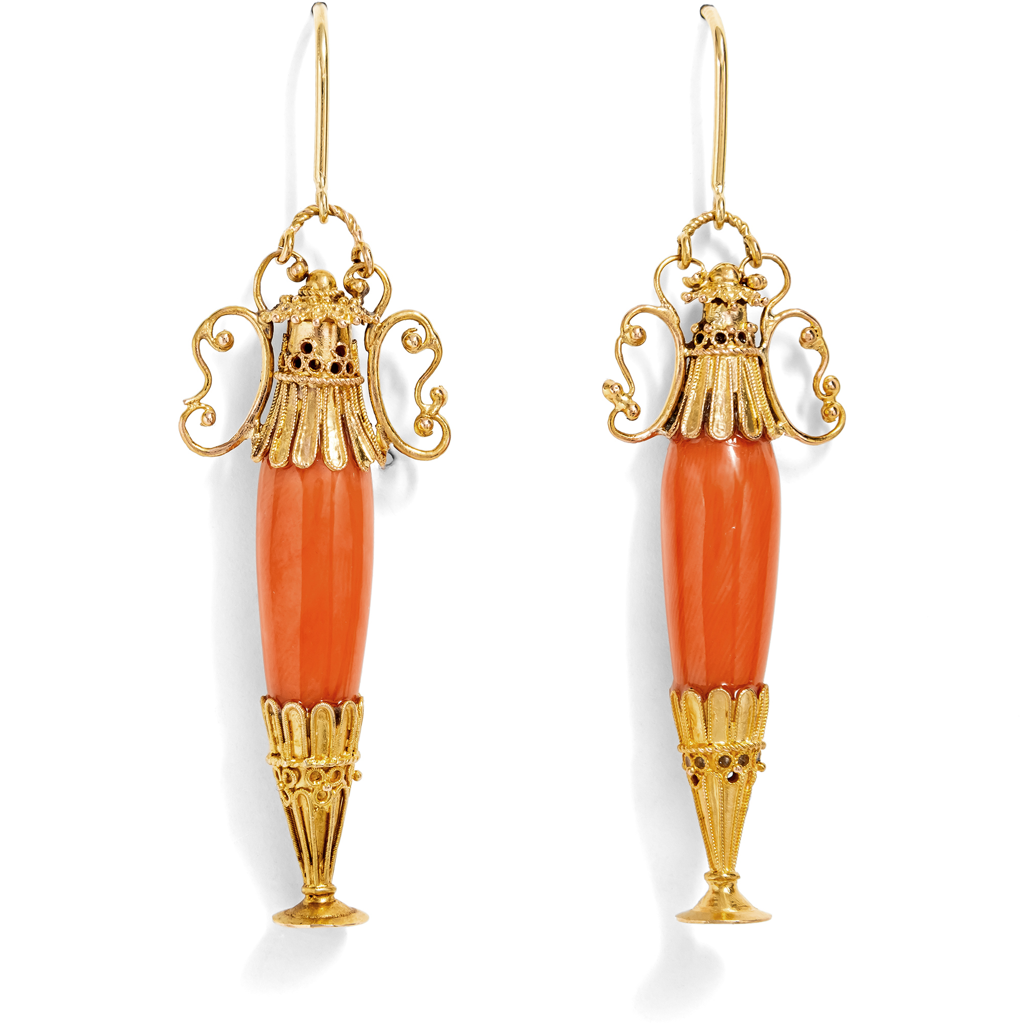 625350-hofer-antikschmuck-Antike-Ohrringe-mit-Amphoren-aus-Koralle-in-Gold-England-nach-1875-Vom-Geist-der-Antike