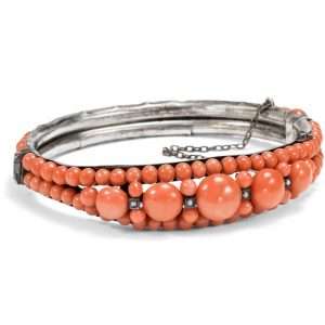 626199-hofer-antikschmuck-Antiker-Armreif-aus-lachsfarbenen-Mittelmeerkorallen-in-Silber-um-1890-Urlaubsreif_3