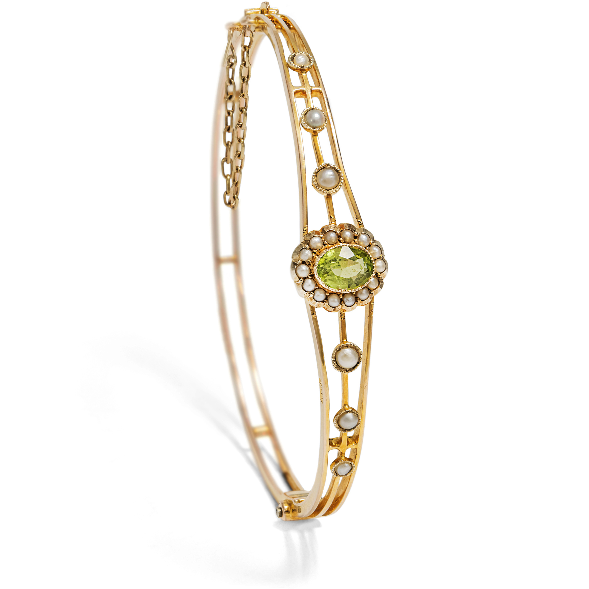 626666-hofer-antikschmuck-Antiker-Armreif-mit-Peridot-und-Naturperlen-England-1909-Von-sagenumwobener-Insel