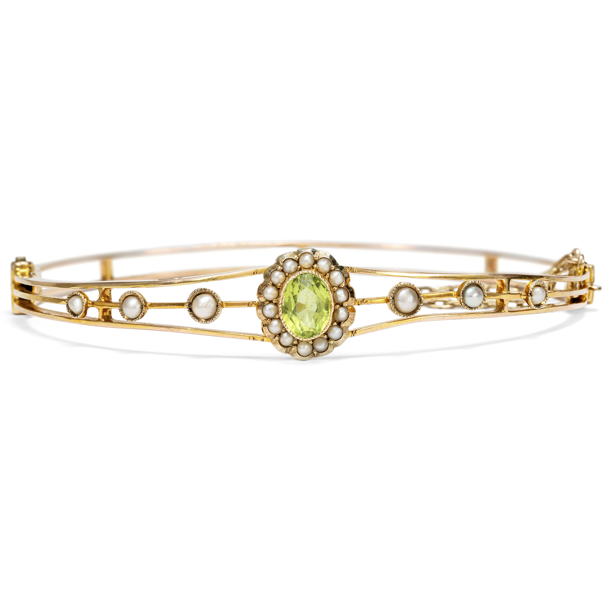 626666-hofer-antikschmuck-Antiker-Armreif-mit-Peridot-und-Naturperlen-England-1909-Von-sagenumwobener-Insel_1