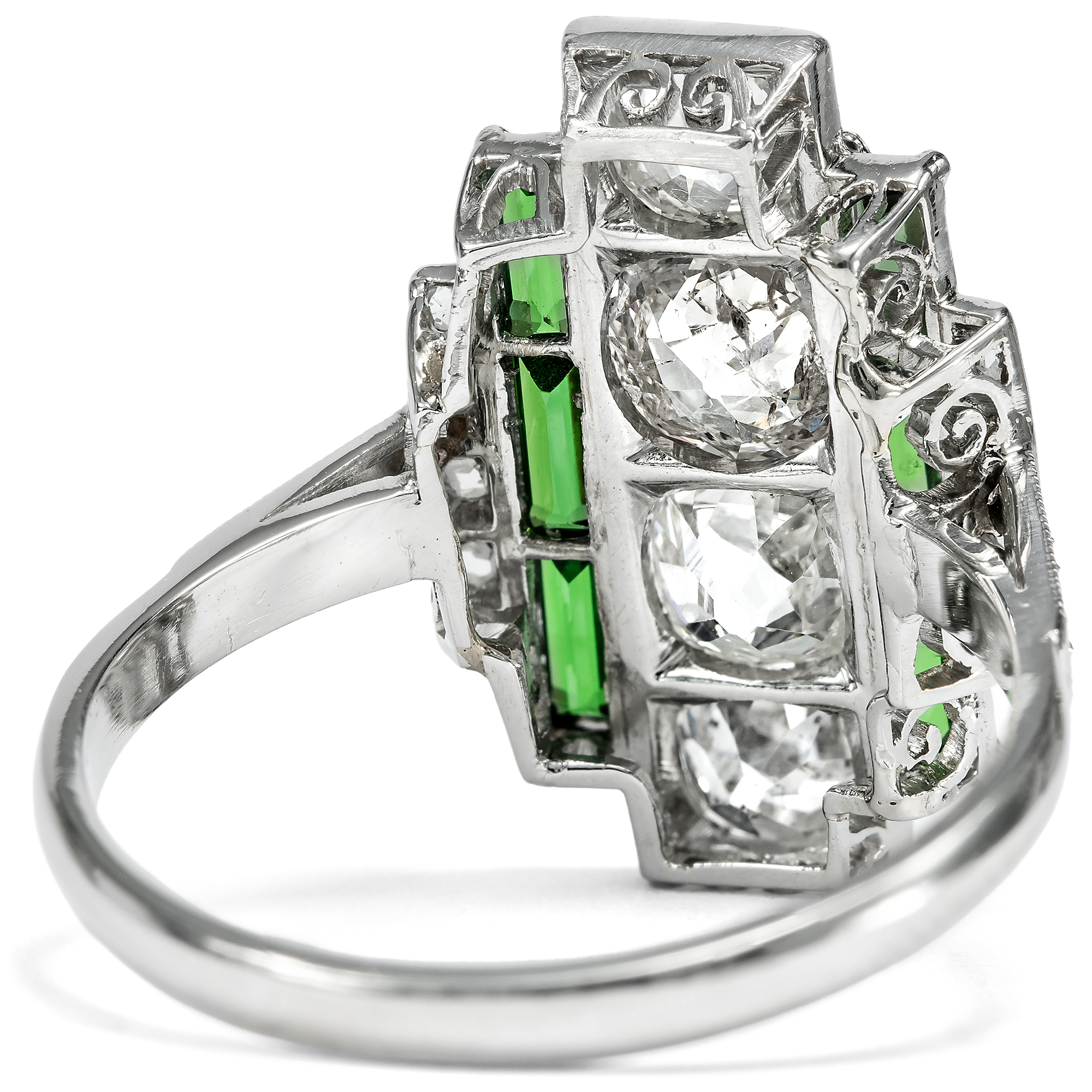 627112-hofer-antikschmuck-Ausdrucksstarker-Art-Deco-Ring-aus-Platin-mit-Diamanten-und-Turmalinen-um-1930-Turmaline-im-Takt-der-Zeit_3